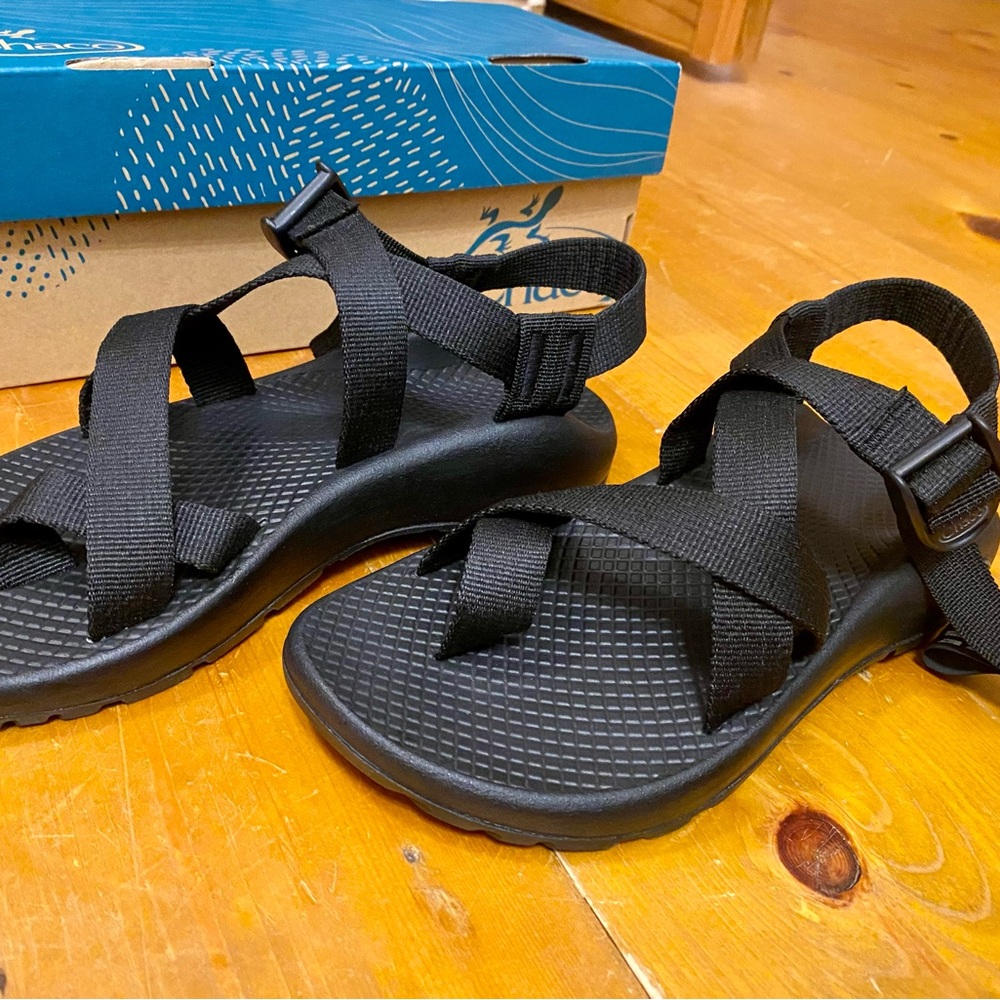 Chaco Women's Z2 Classic Sandals Black Size 6 Brand New
